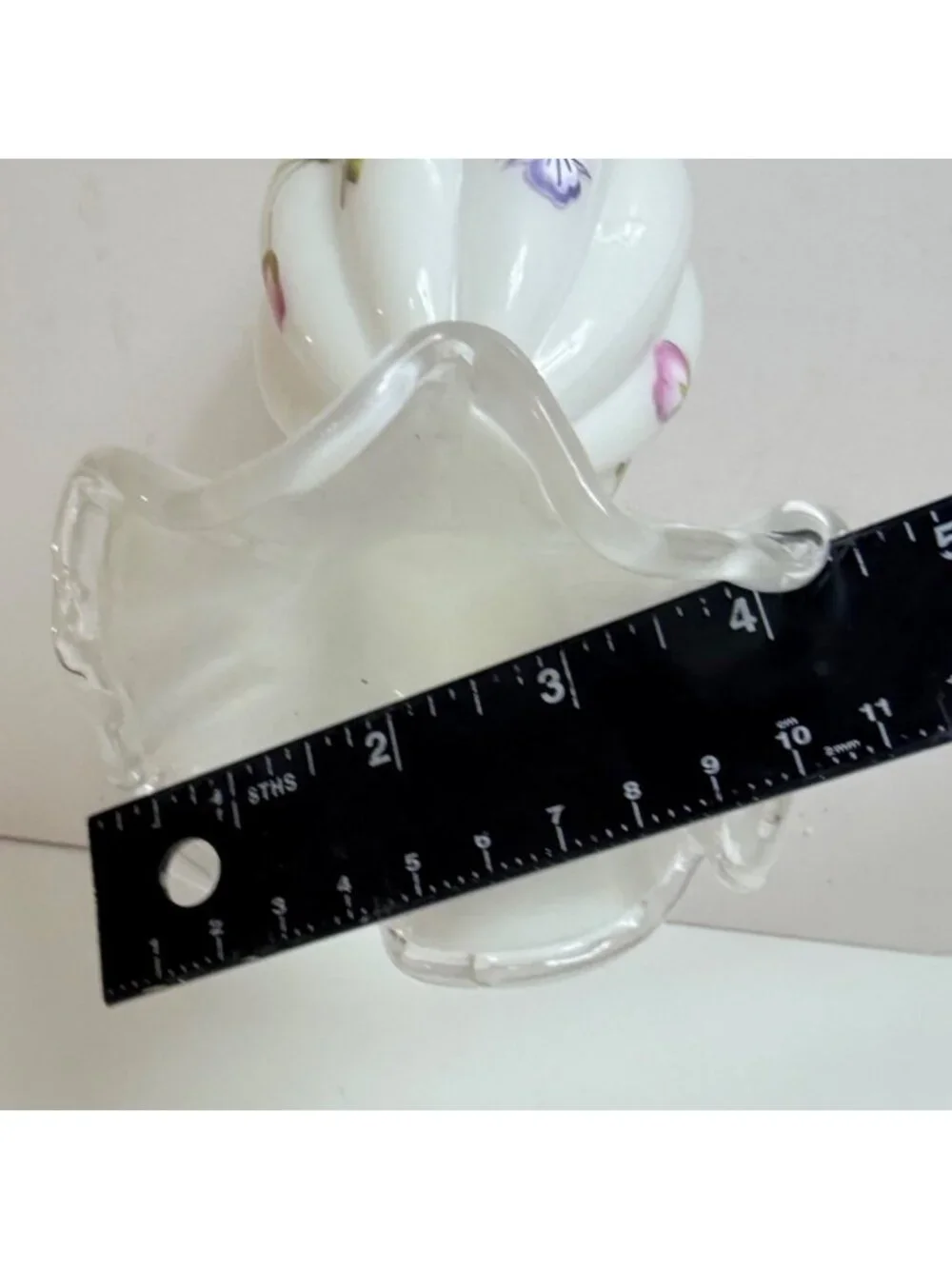 Romantic White Glass Bud Vase Hand Painted VTG Purple Floral Ruffle Rim 8.5” - Picture 15 of 16